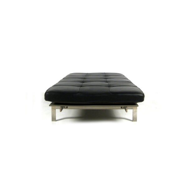 pk80 leather daybed by poul kjærholm